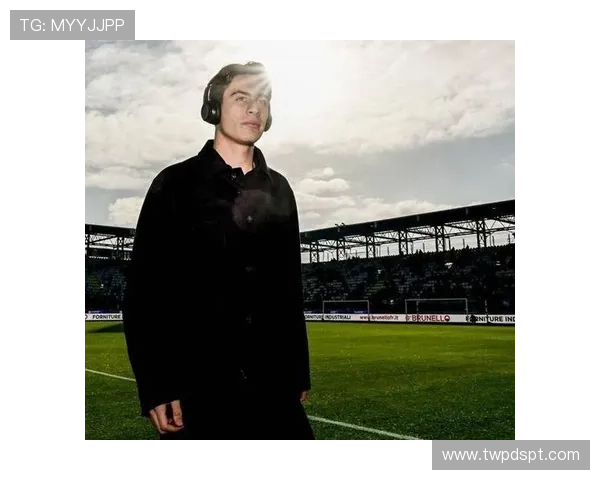 名宿认为伊尔迪兹穿10号球衣无碍但担任队长的决定值得反思 名宿认为伊尔迪兹穿10号球衣无碍但担任队长的决定值得反思